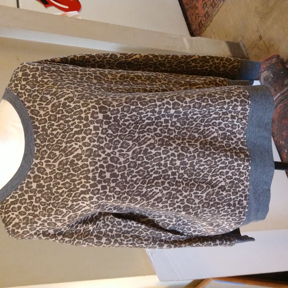 VGUC. Splendid crew neck sweatshirt.